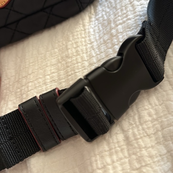 NEVER WORN MZ metro belt bag - Picture 7 of 7